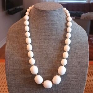 White Acrylic Beads Barbiecore Vintage Necklace - Pre-loved